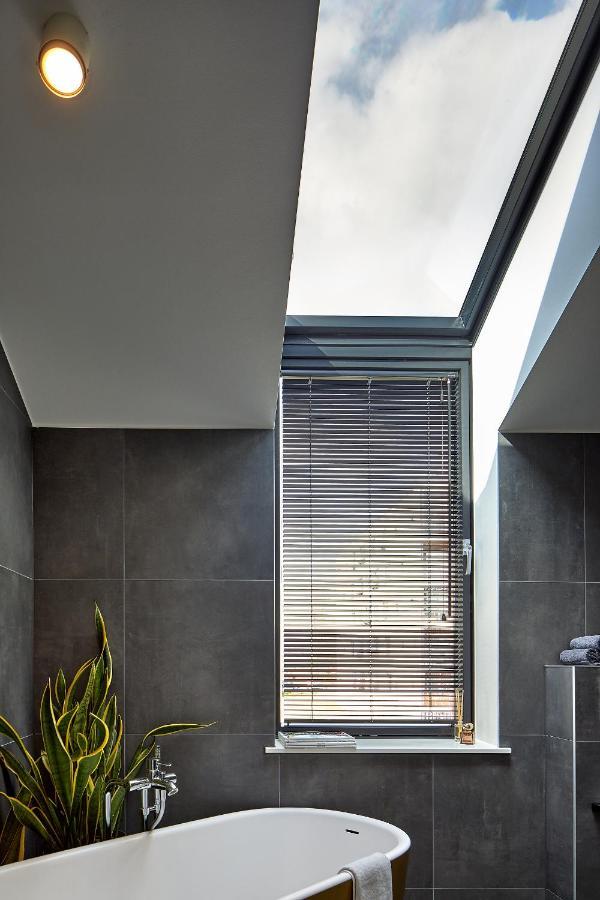 High Ceiling Loft With Its Own Backyard And A Terrace Lejlighed Tallinn Eksteriør billede