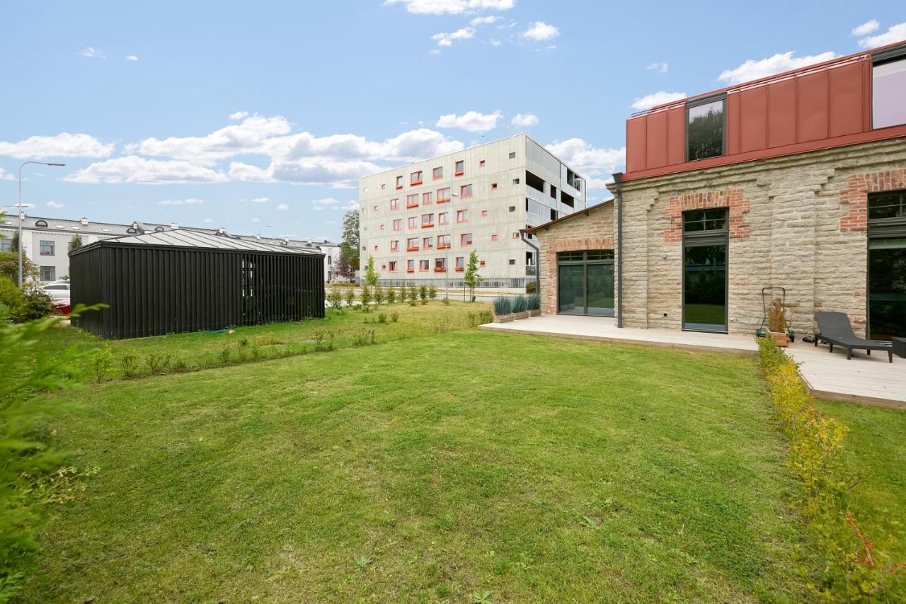High Ceiling Loft With Its Own Backyard And A Terrace Lejlighed Tallinn Eksteriør billede